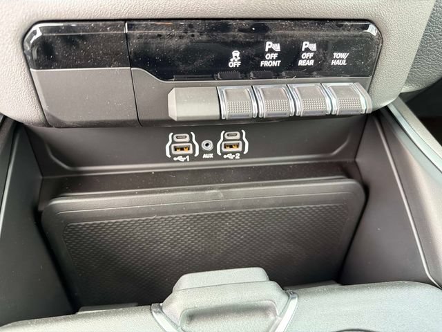 New 2026 RAM 1500 Express AWD/4WD image 23