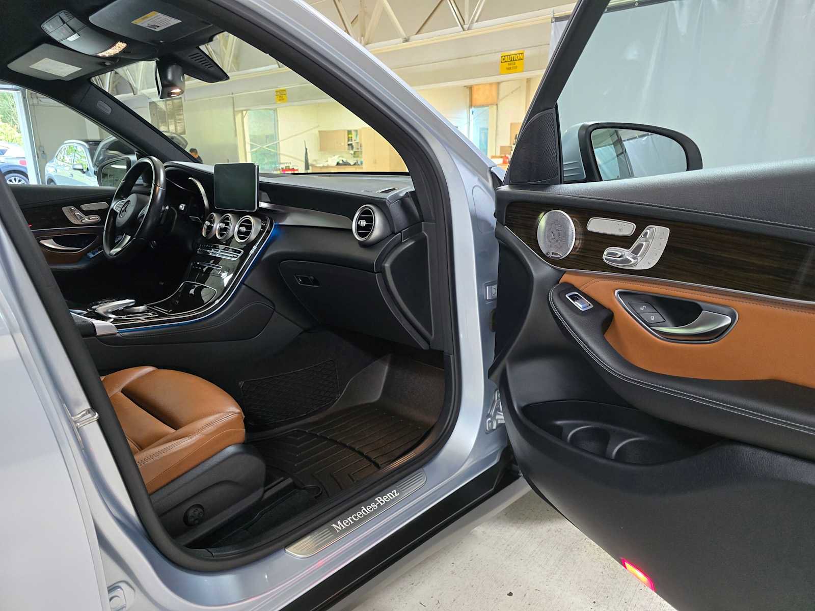 Used 2017 Mercedes-Benz GLC 300 4MATIC image 13