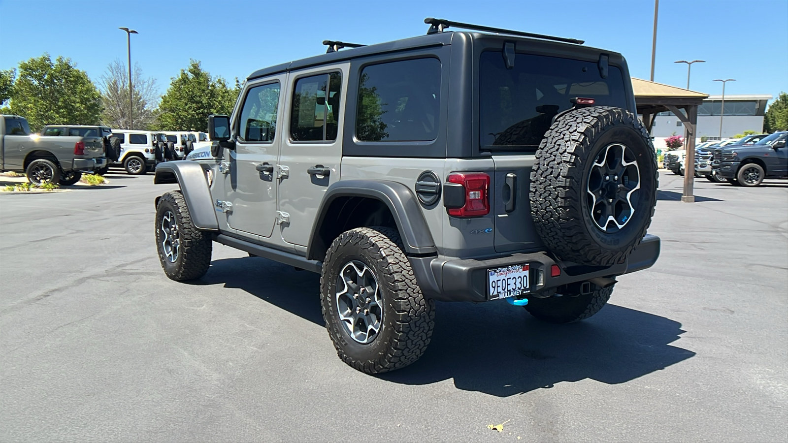 Used 2023 Jeep Wrangler Unlimited Rubicon 4xe w/ Cold Weather Group AWD/4WD image 5