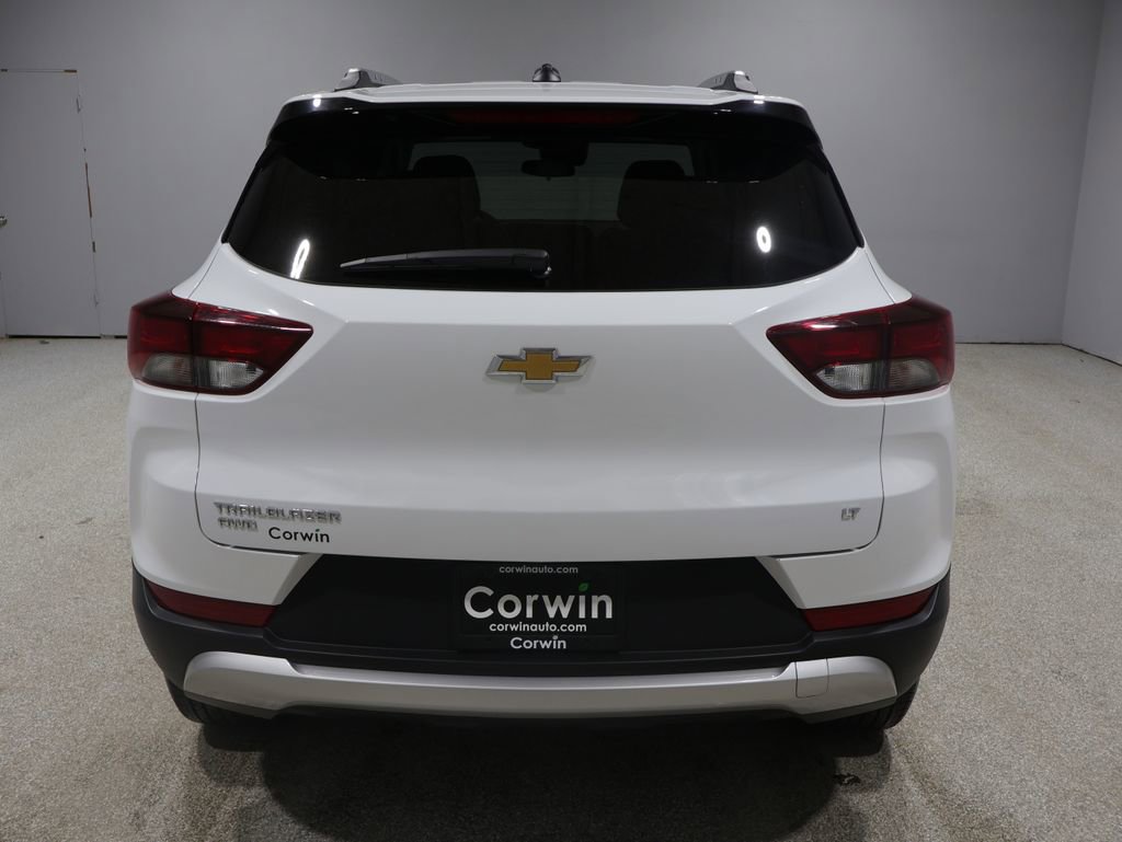 Used 2025 Chevrolet TrailBlazer LT image 3