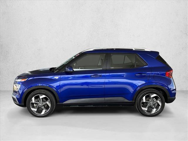 Used 2023 Hyundai Venue SEL video 2