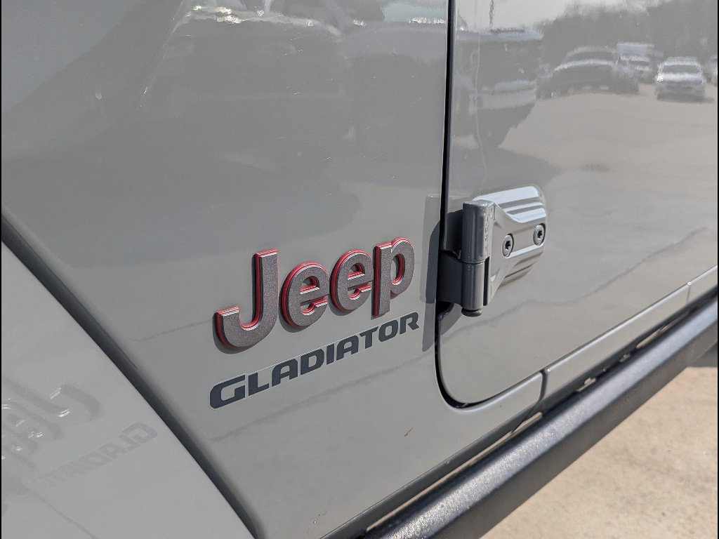 Used 2022 Jeep Gladiator Rubicon w/ LED Lighting Group AWD/4WD image 11