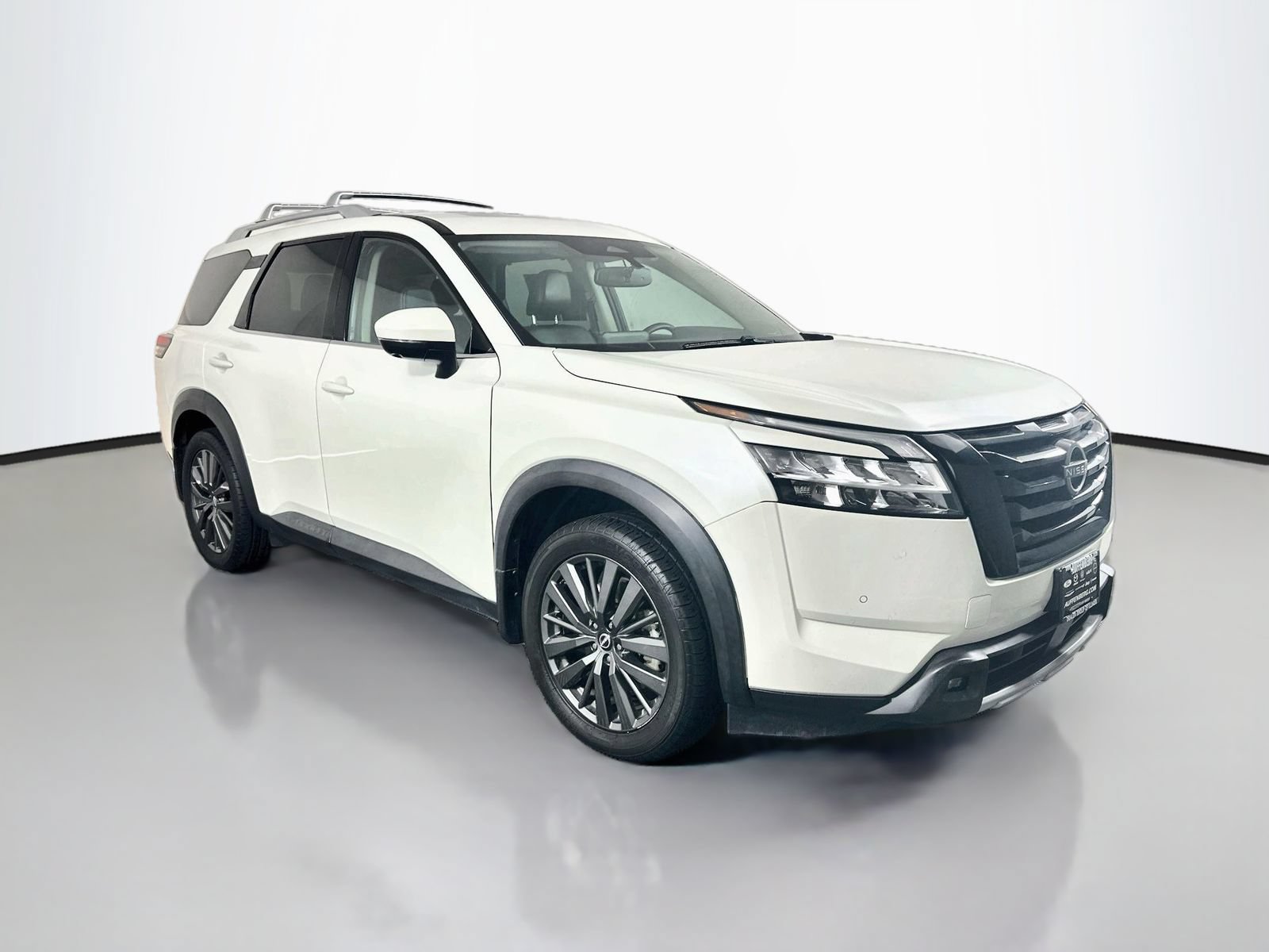 Certified 2022 Nissan Pathfinder SL w/ SL Premium Package FWD image 1