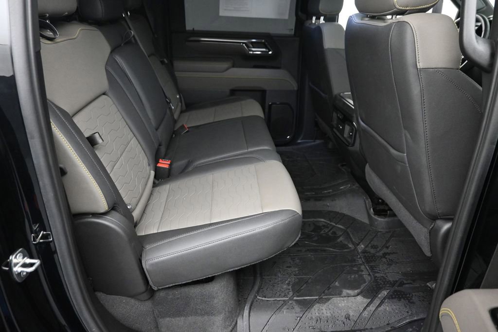 Used 2024 Chevrolet Silverado 2500 ZR2 w/ Technology Package AWD/4WD image 8