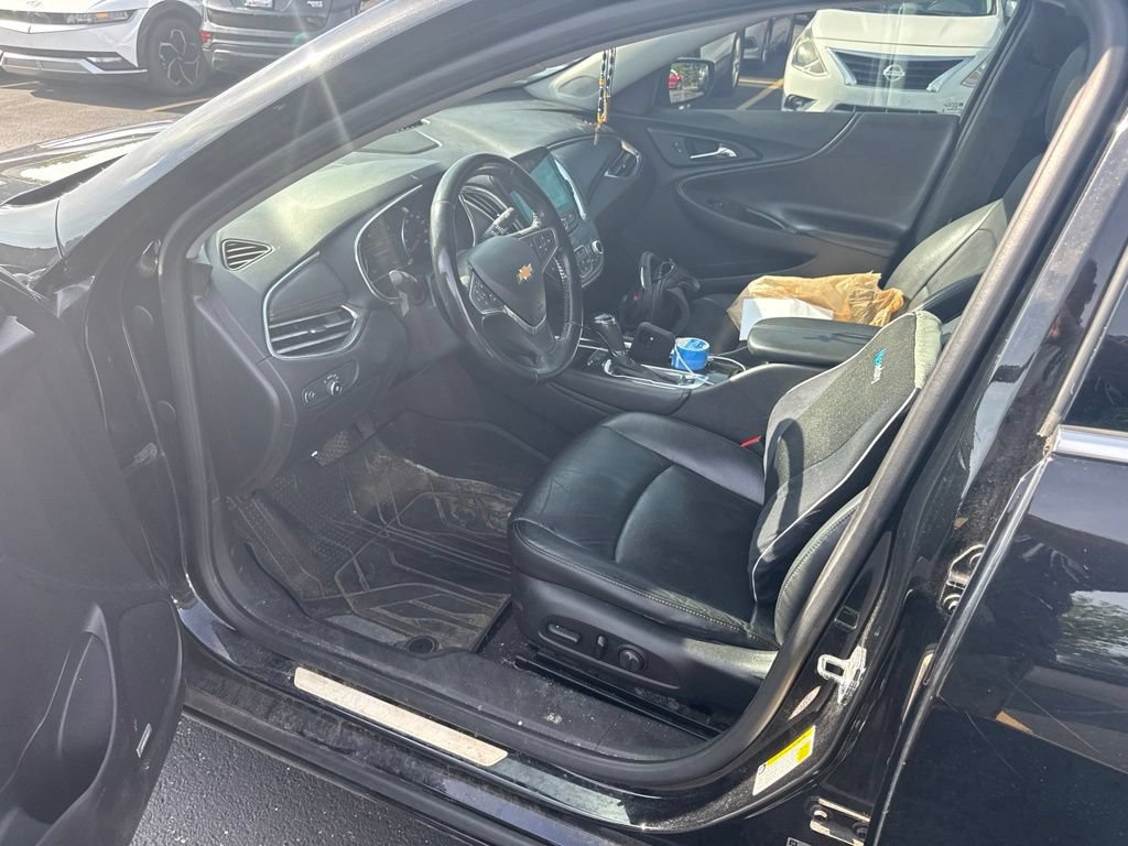 Used 2018 Chevrolet Malibu Premier w/ Premier Sun and Wheel Package FWD image 15