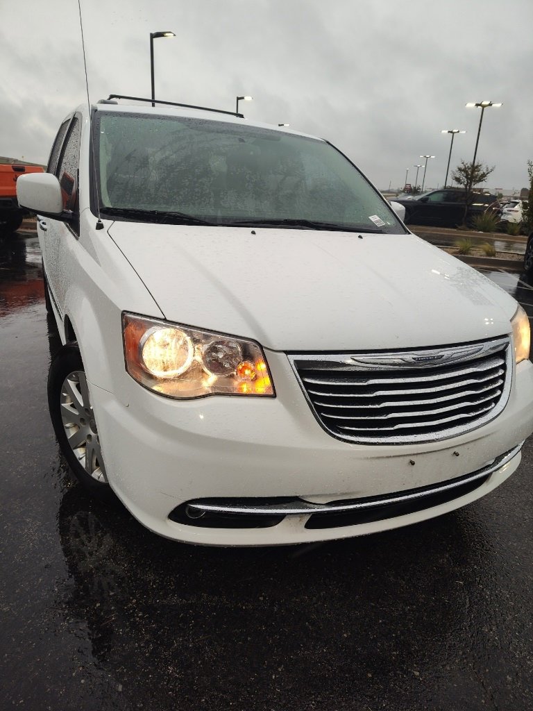 Used 2016 Chrysler Town & Country Touring w/ Driver Convenience Group