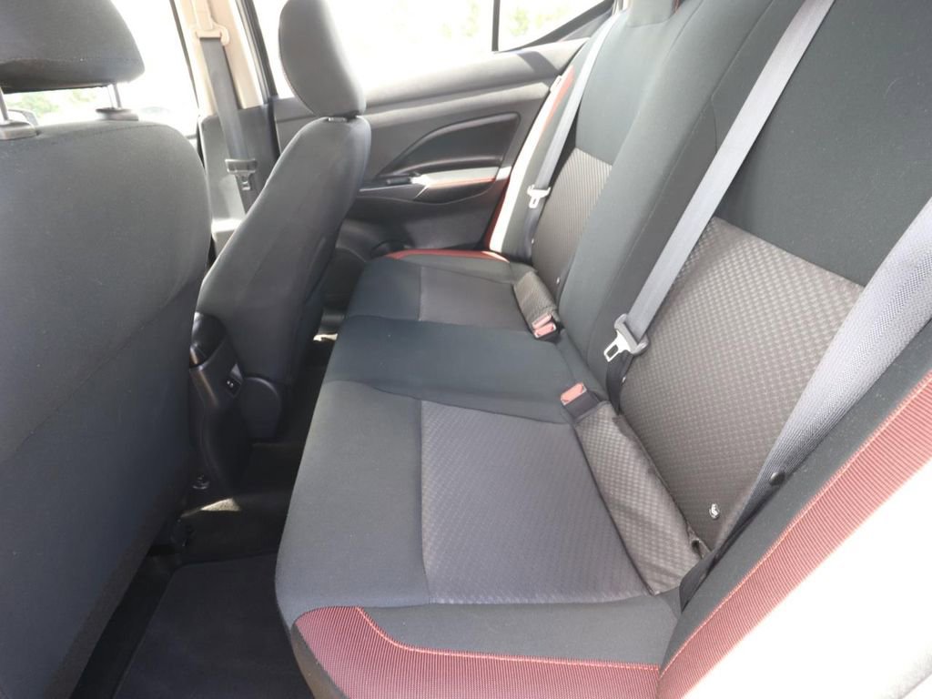 Used 2024 Nissan Versa SR FWD image 9