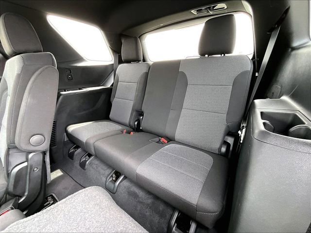 Used 2023 Chevrolet Traverse LT image 17