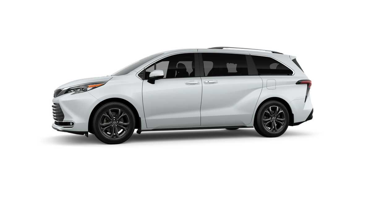 New 2026 Toyota Sienna Platinum AWD/4WD image 3