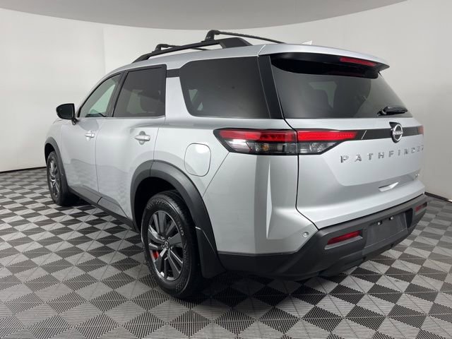 Used 2023 Nissan Pathfinder SV image 7