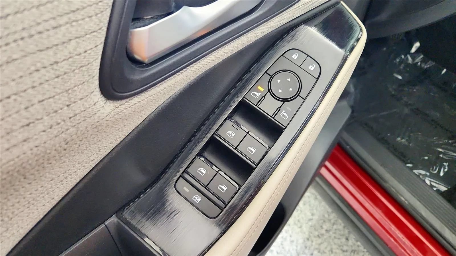 Used 2023 Nissan Rogue SV FWD image 29