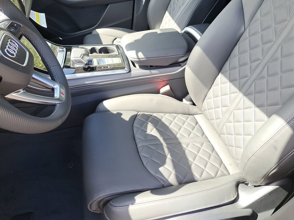 New 2026 Audi SQ7 Premium Plus image 17