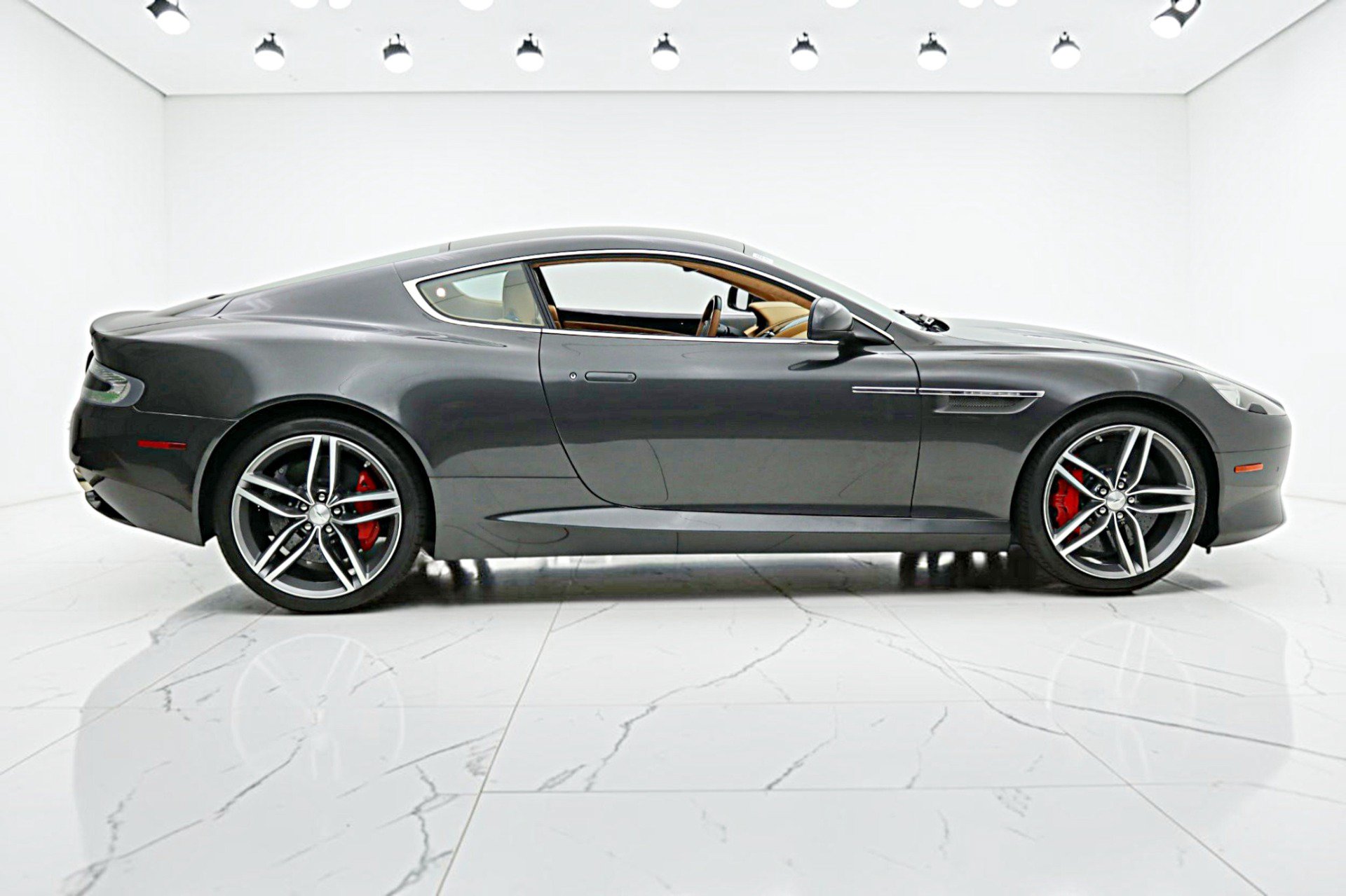 Used 2012 Aston Martin Virage Coupe RWD image 15