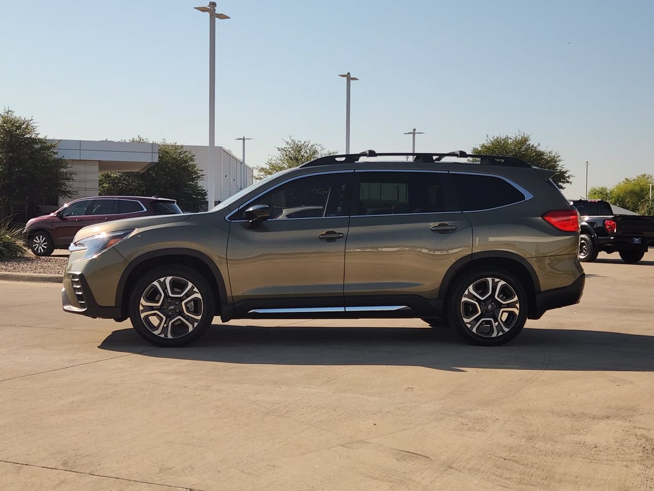 Used 2025 Subaru Ascent Limited AWD/4WD image 4