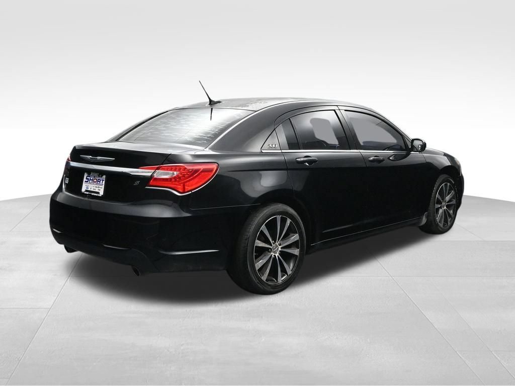 Used 2013 Chrysler 200 Limited FWD image 5