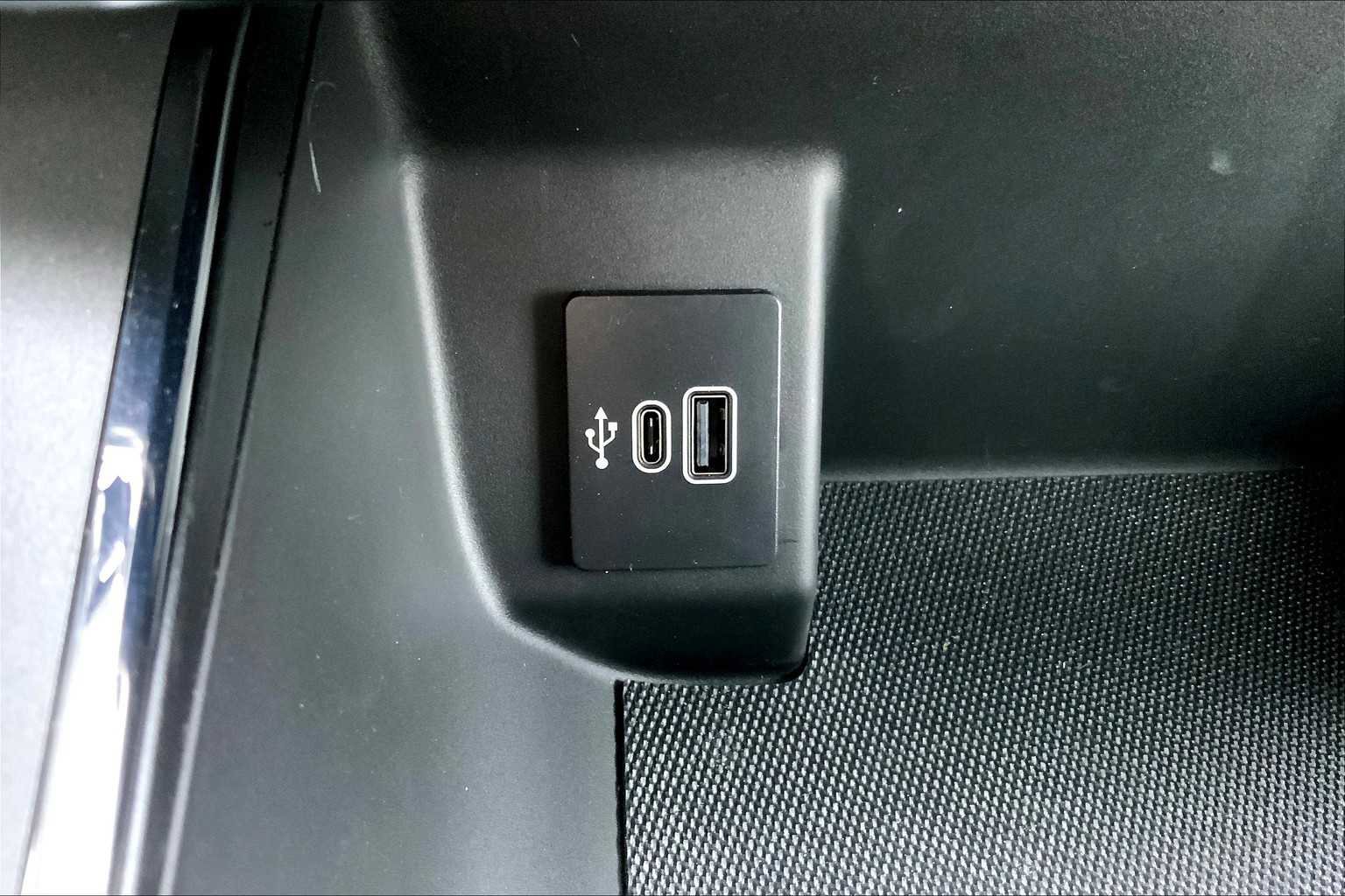 New 2025 Ford F150 Lightning Flash image 14