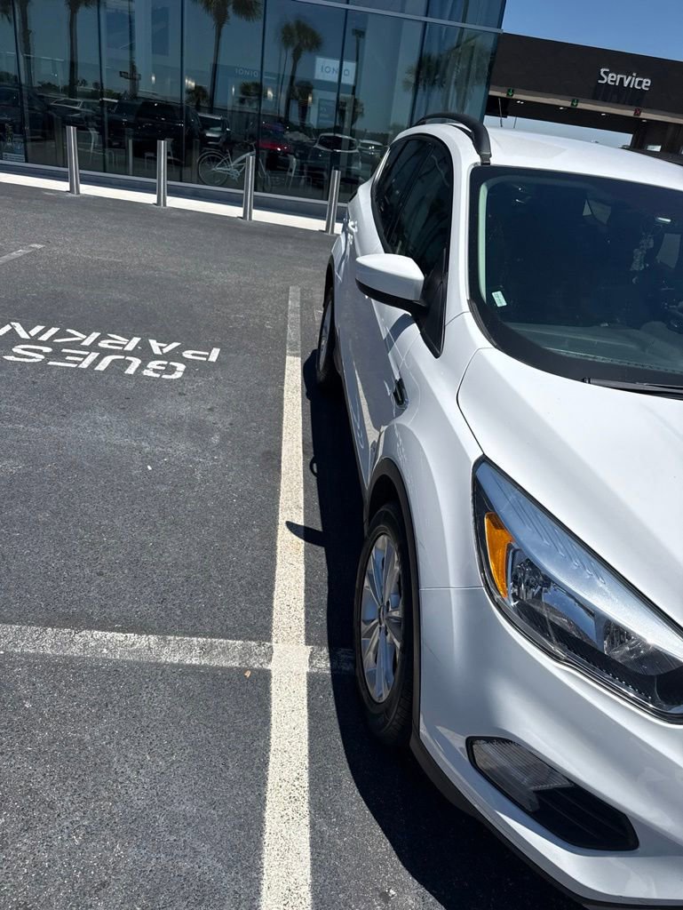 Used 2018 Ford Escape SE FWD image 4