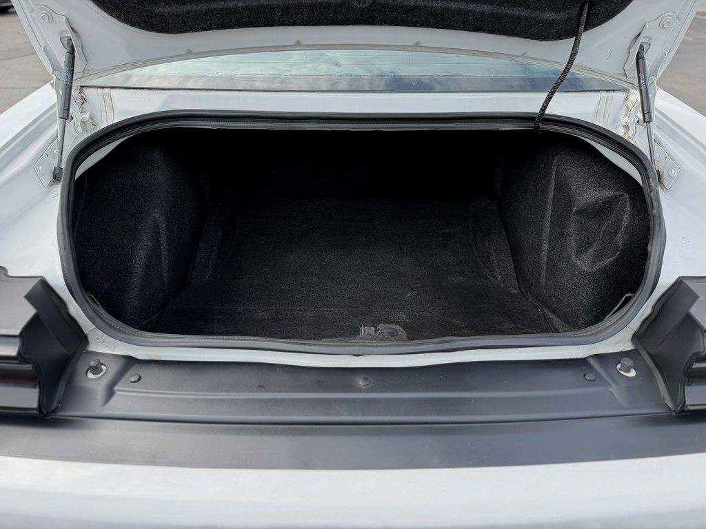 Used 2018 Dodge Challenger SXT RWD image 19