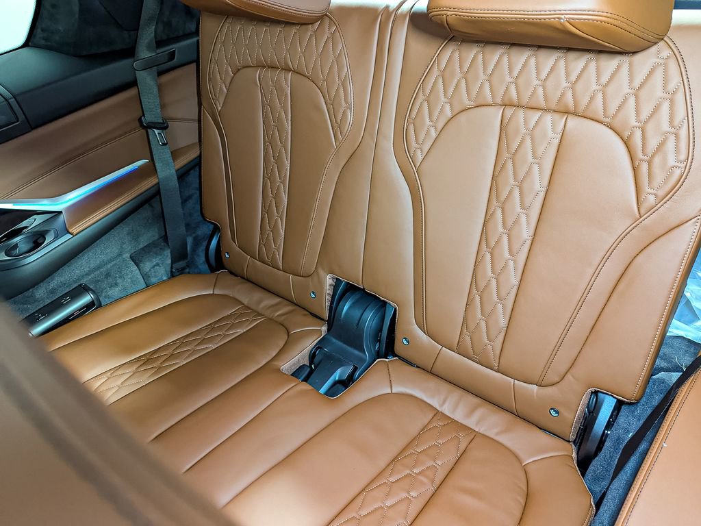 New 2026 BMW ALPINA XB7 image 42