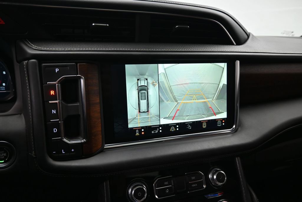 Used 2023 GMC Yukon XL Denali Ultimate AWD/4WD image 16