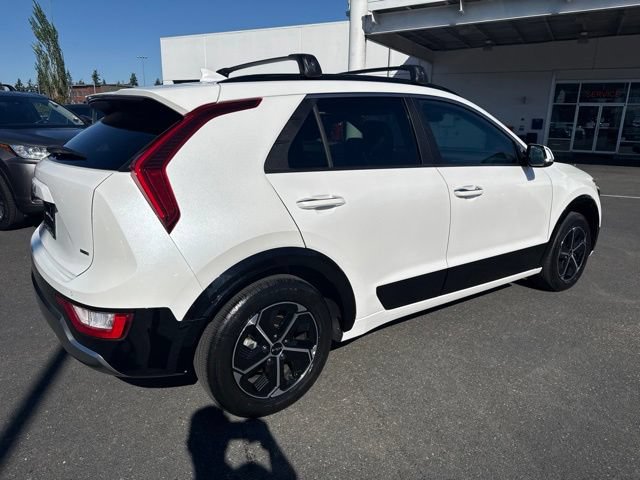 Certified 2024 Kia Niro FWD image 6