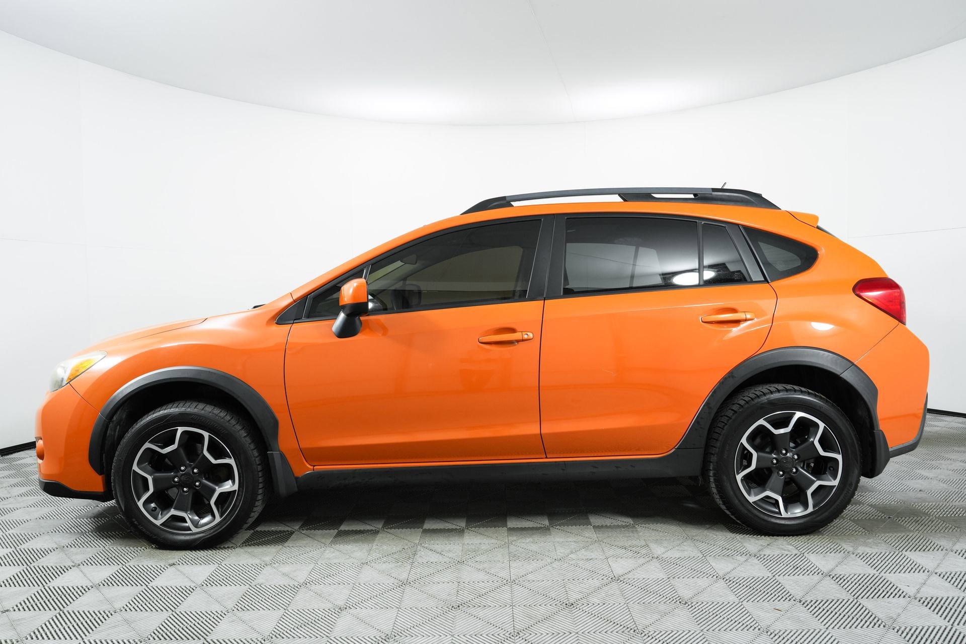 Used 2014 Subaru Crosstrek 2.0i Premium w/ Moonroof Package image 4