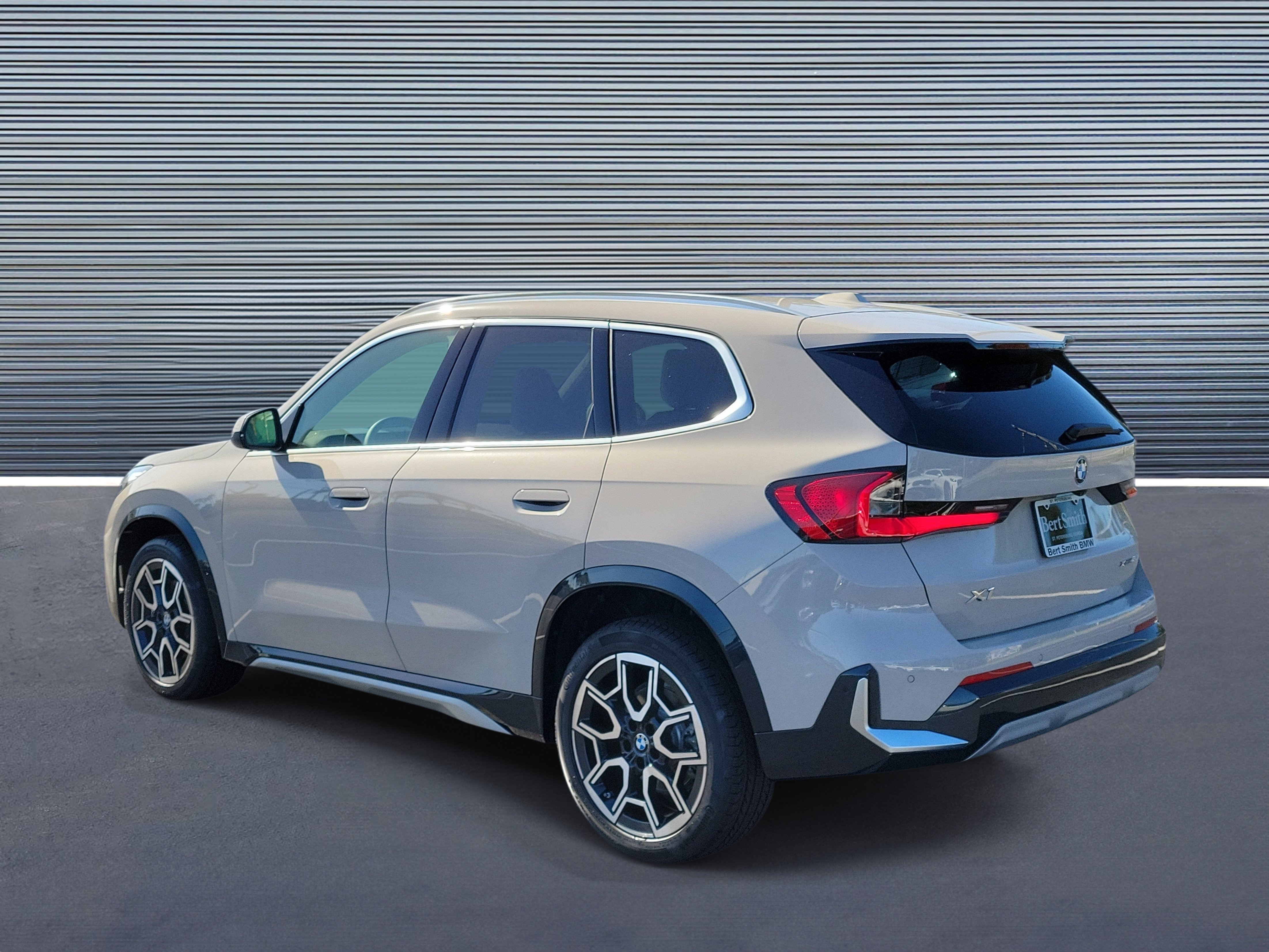 New 2027 BMW X1 xDrive28i w/ Convenience Package AWD/4WD image 4
