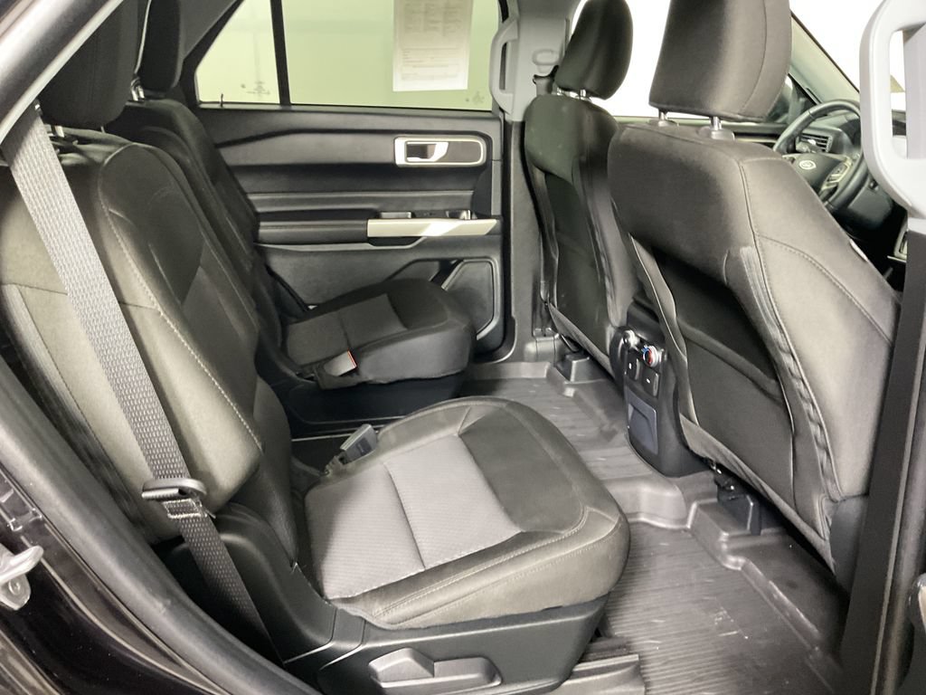 Used 2023 Ford Explorer XLT AWD/4WD image 25