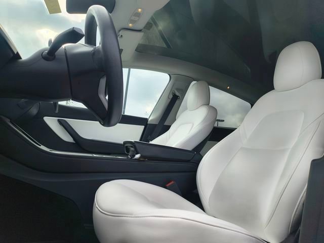 Used 2021 Tesla Model Y Long Range image 7