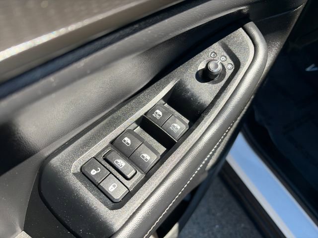 Used 2023 Jeep Grand Cherokee L Laredo AWD/4WD image 26