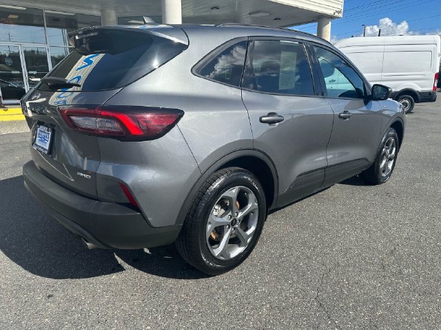 Used 2025 Ford Escape ST-Line Select AWD/4WD image 3
