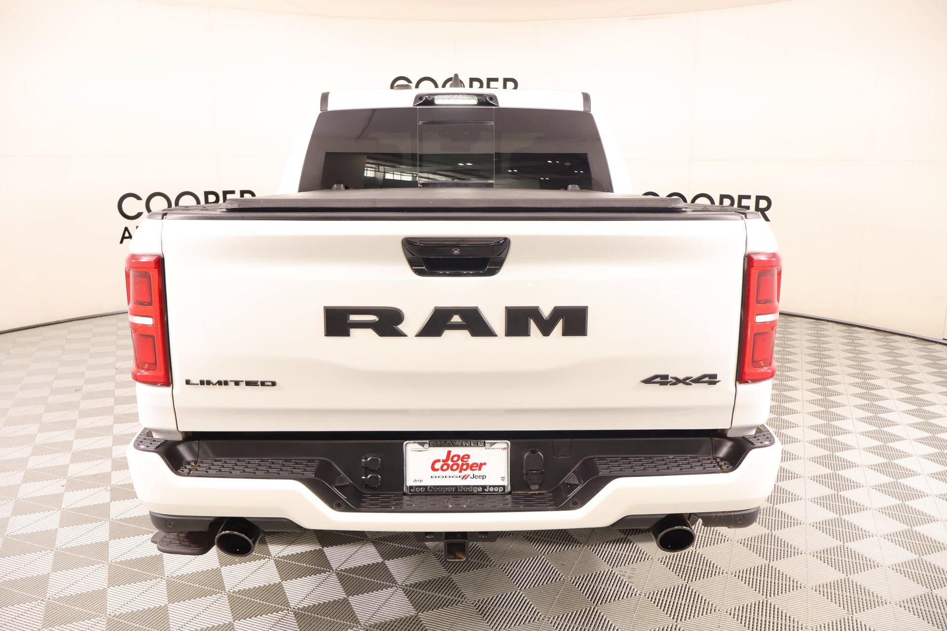 Used 2025 RAM 1500 Limited AWD/4WD image 23