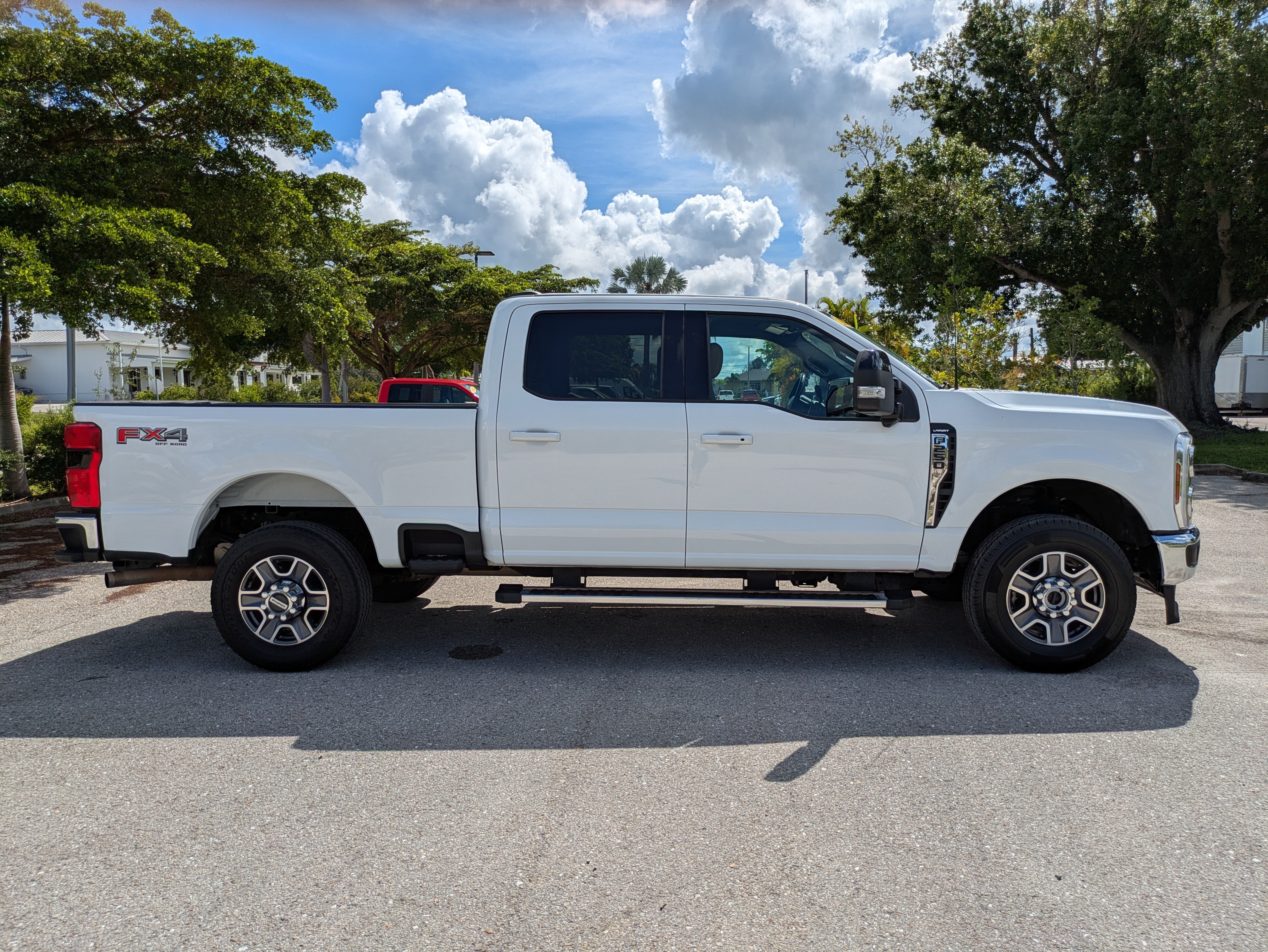 Used 2024 Ford F250 Lariat w/ FX4 Off-Road Package AWD/4WD image 3