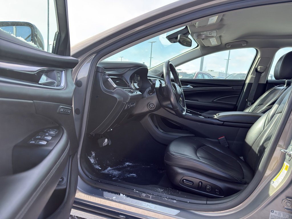 Used 2017 Buick LaCrosse Premium image 11