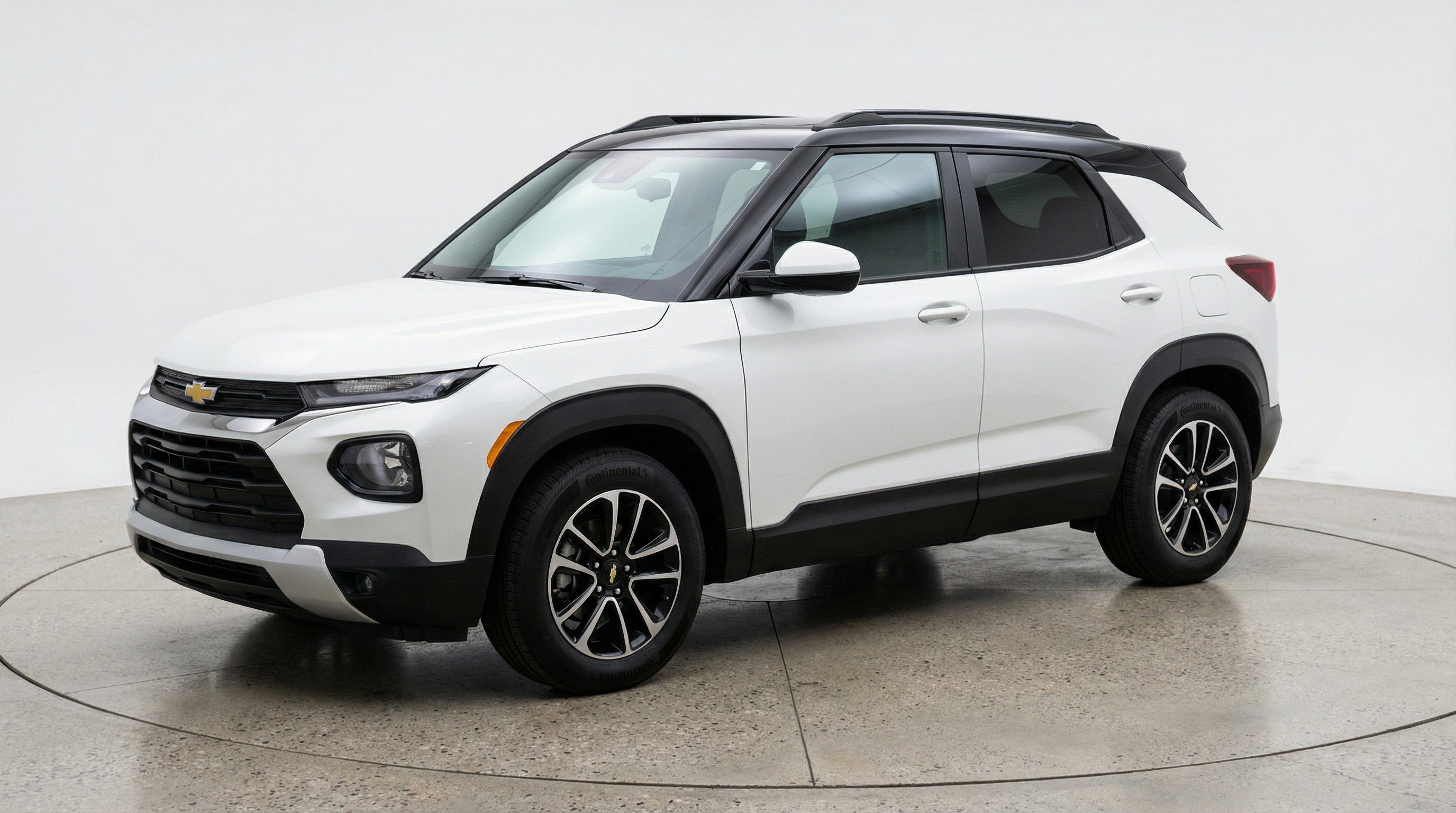 Used 2025 Chevrolet TrailBlazer LT image 3