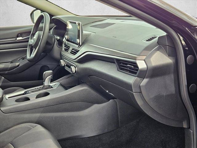 Used 2025 Nissan Altima 2.5 SV FWD image 19