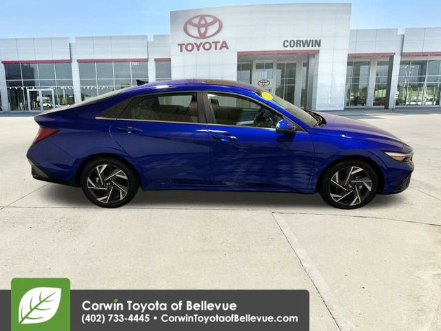 Used 2025 Hyundai Elantra Limited image 9