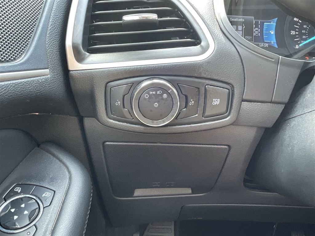 Used 2024 Ford Edge SEL image 17