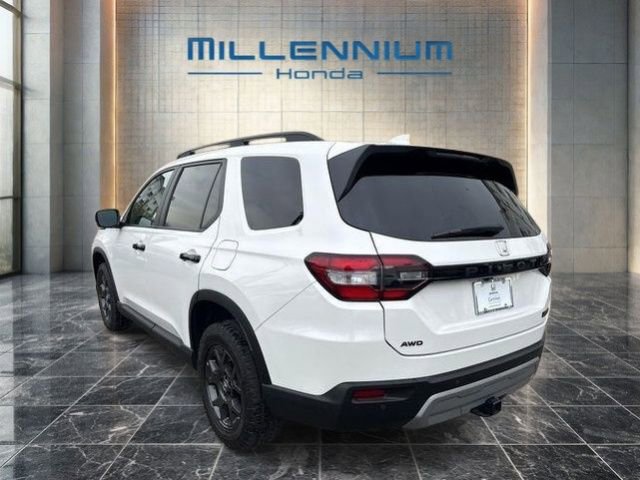 Used 2024 Honda Pilot TrailSport image 16
