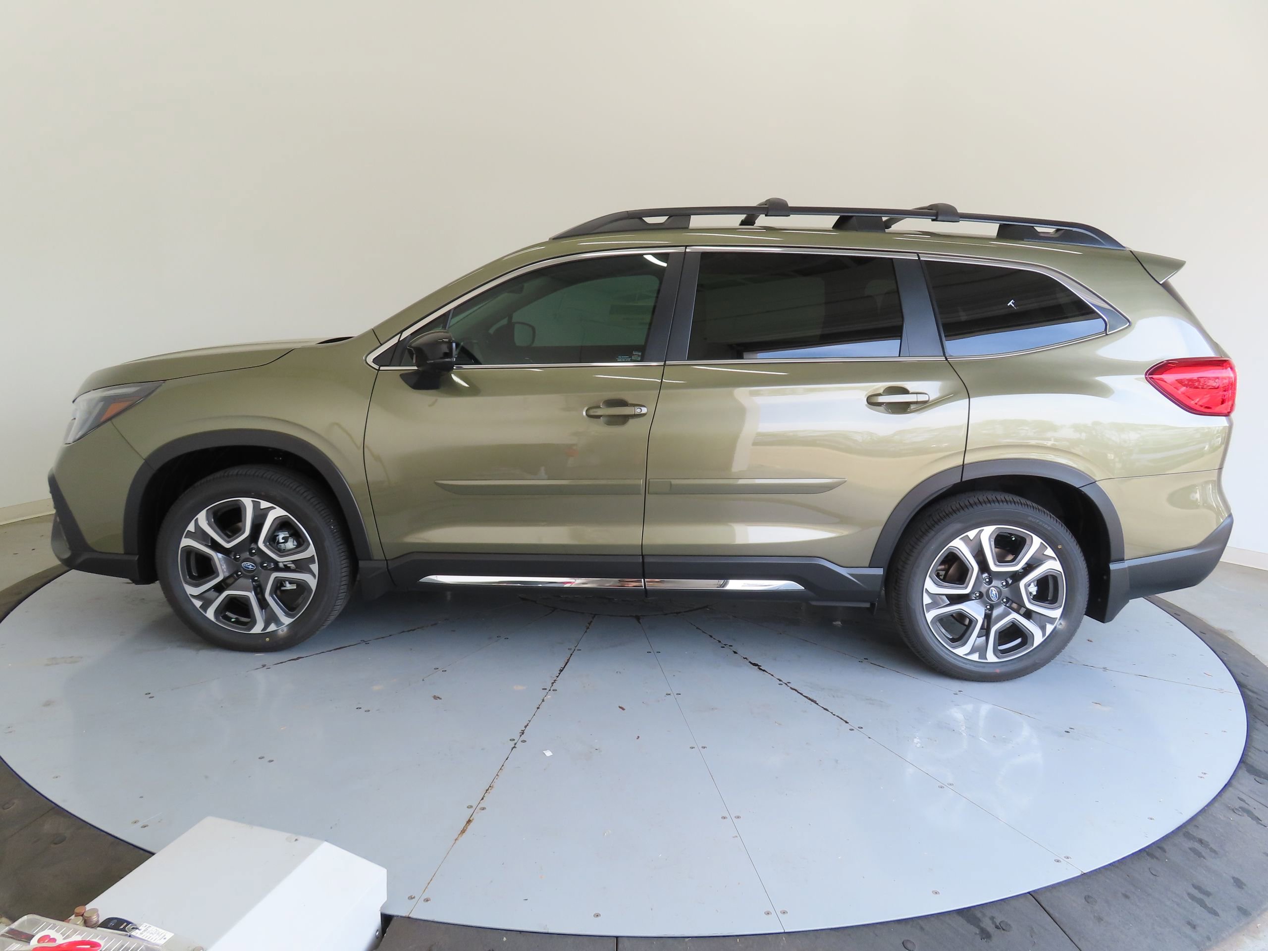 New 2026 Subaru Ascent Limited image 9