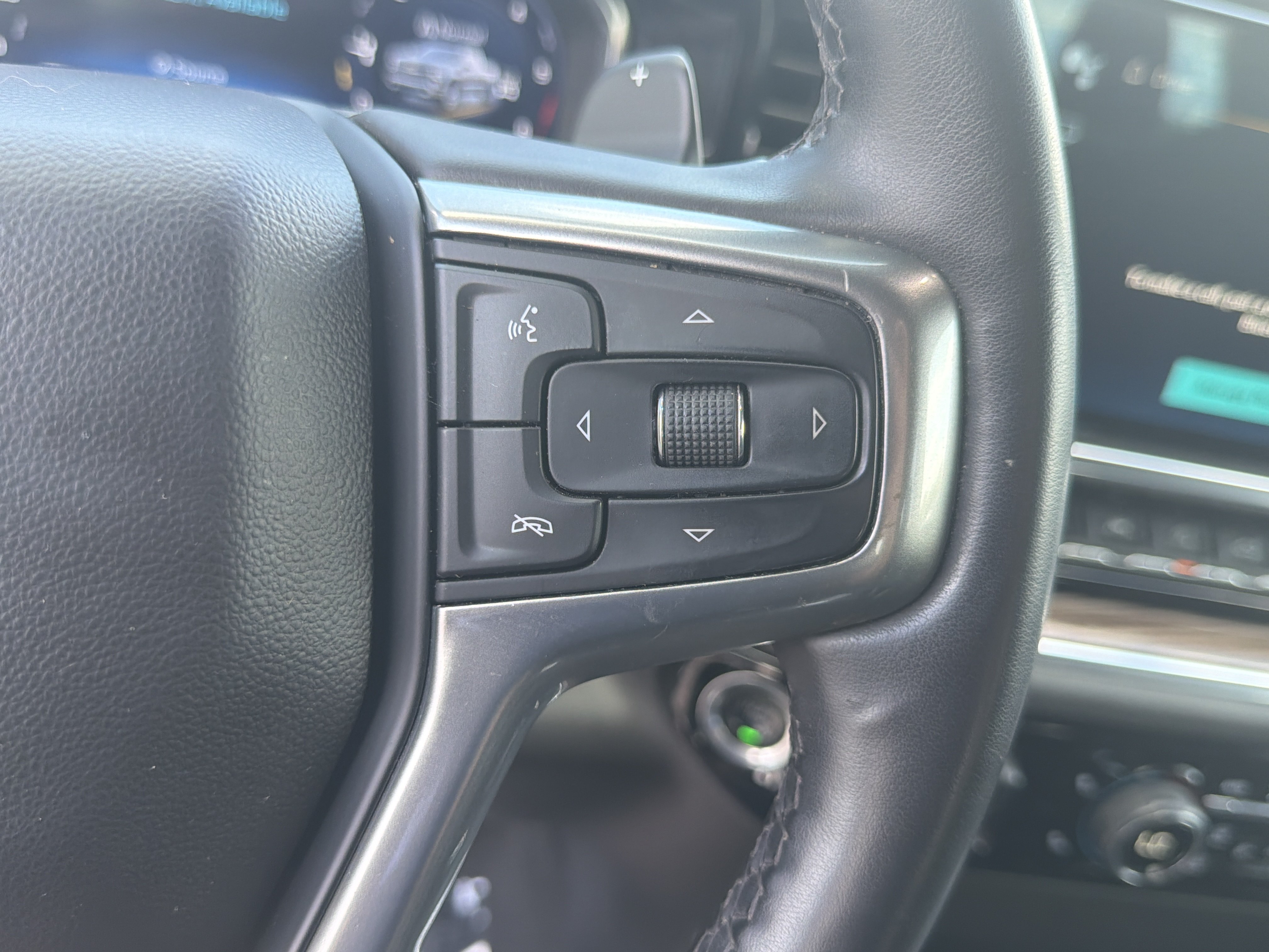 Used 2023 Chevrolet Silverado 1500 RST AWD/4WD image 19
