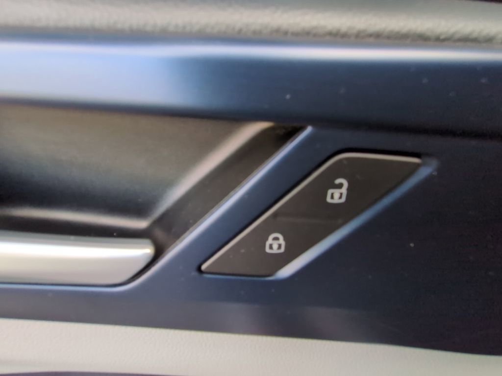 Used 2023 Volkswagen Taos SE image 20