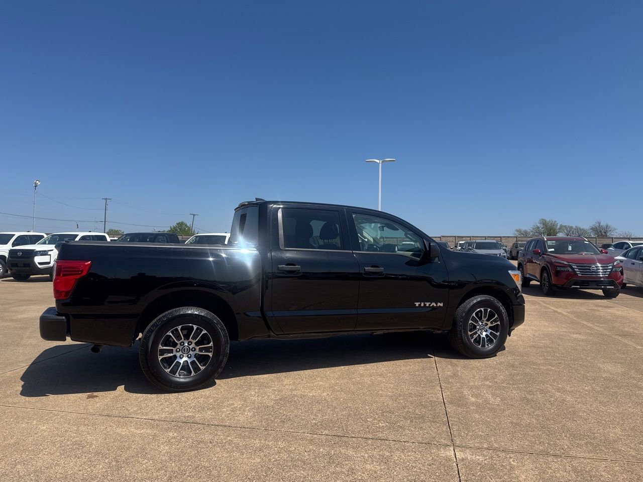 Certified 2024 Nissan Titan SV image 22