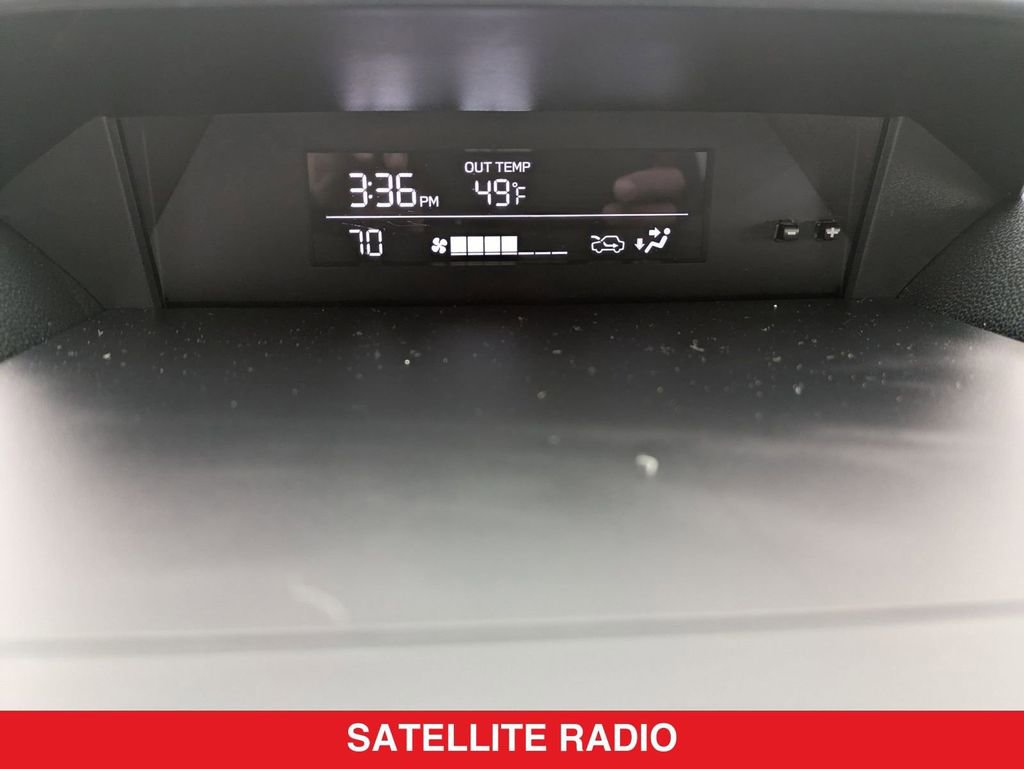 Used 2022 Subaru Crosstrek 2.0i Premium w/ Moonroof Package image 23