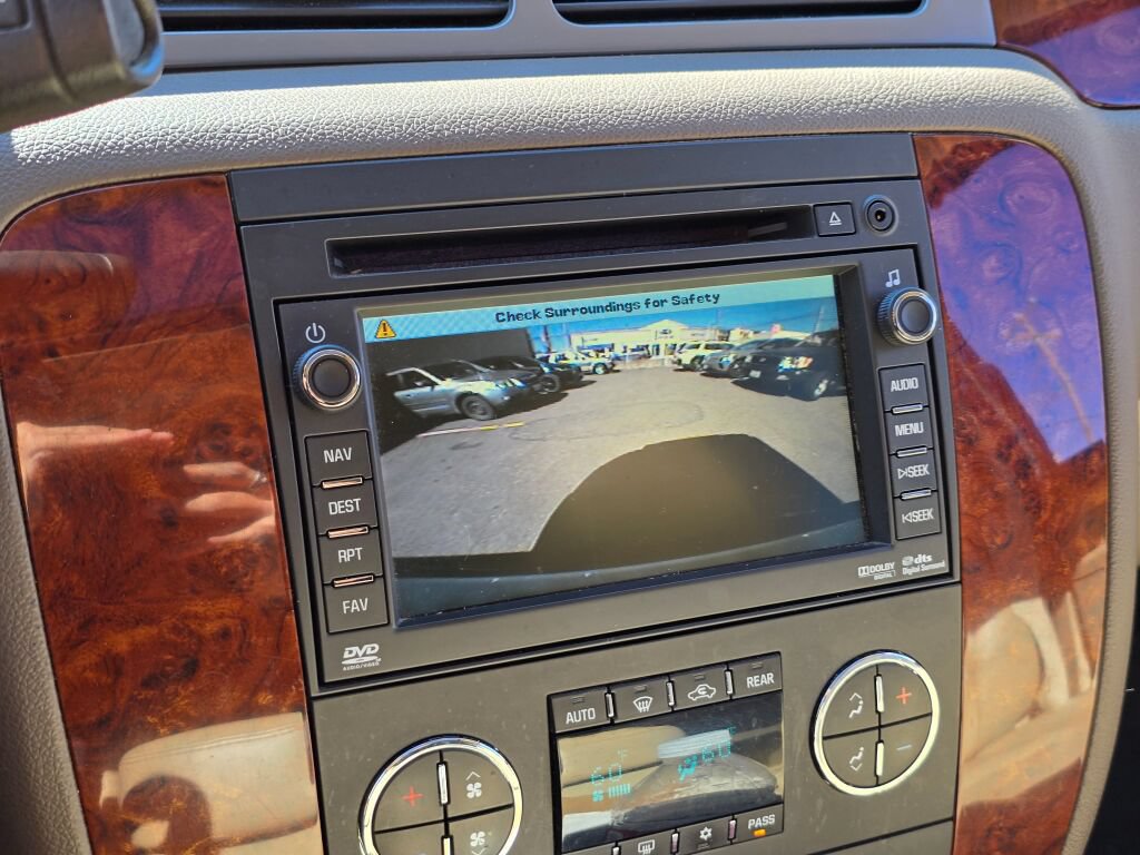 Used 2011 Chevrolet Suburban 2500 LT AWD/4WD image 13