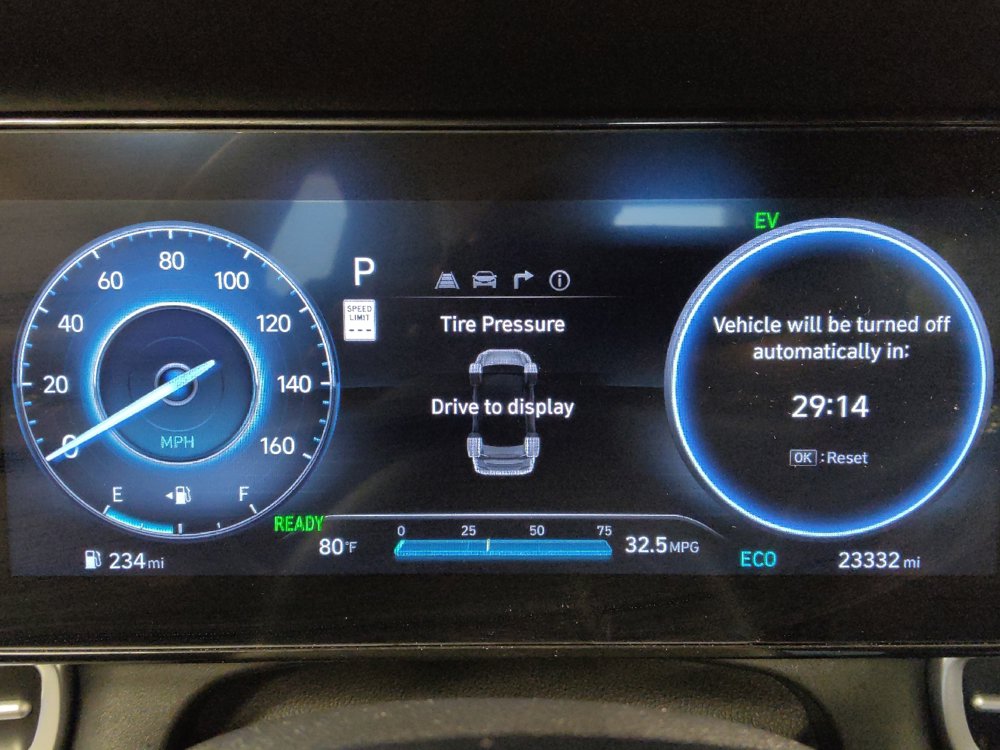 Used 2025 Hyundai Elantra Limited FWD image 23