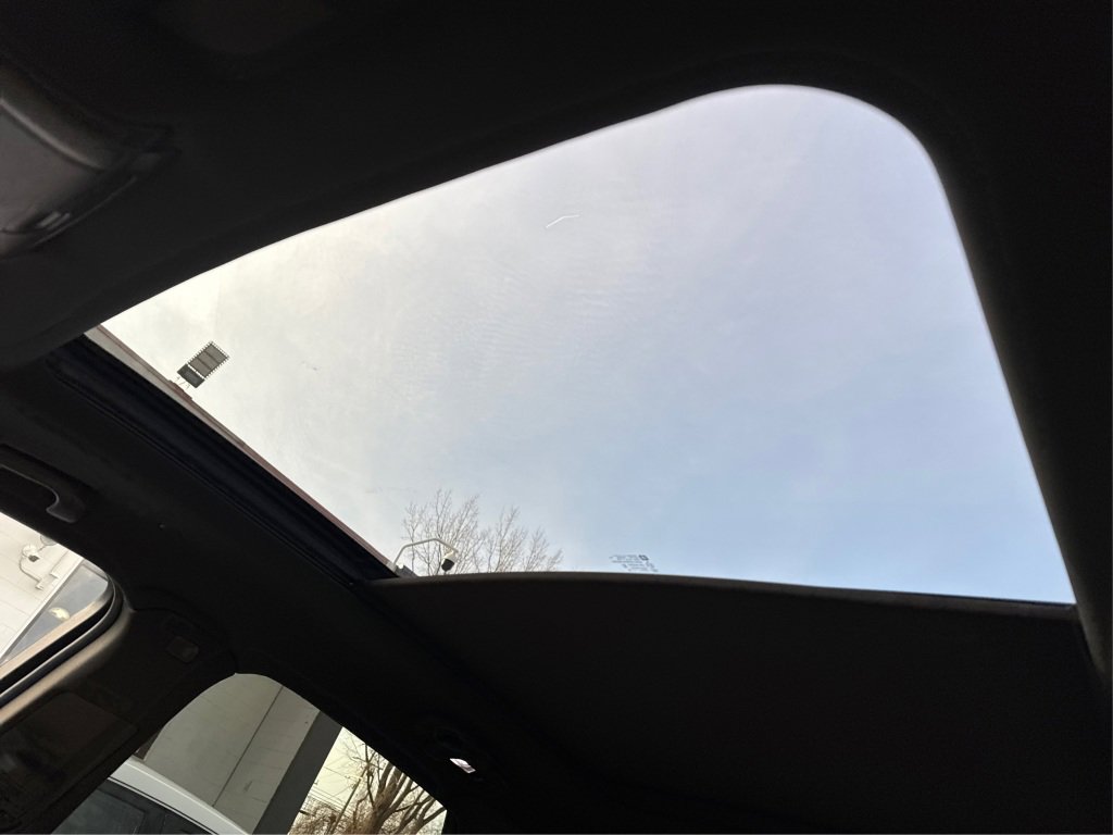 Used 2018 Cadillac XT5 Luxury w/ Driver Awareness Package image 32