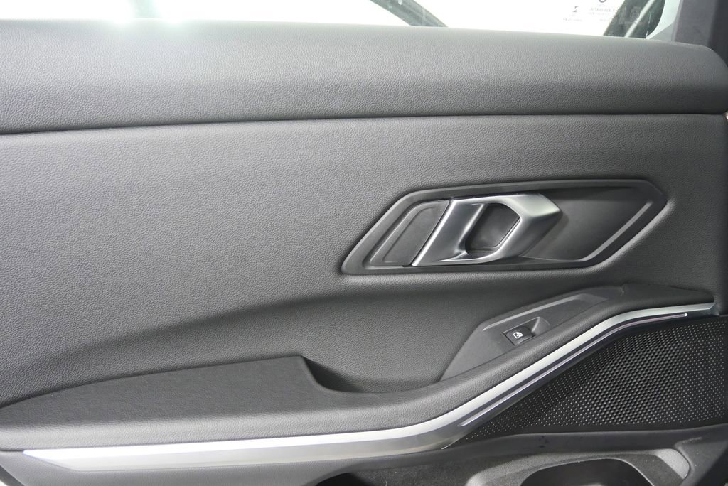 Used 2025 BMW 330i Sedan RWD image 13