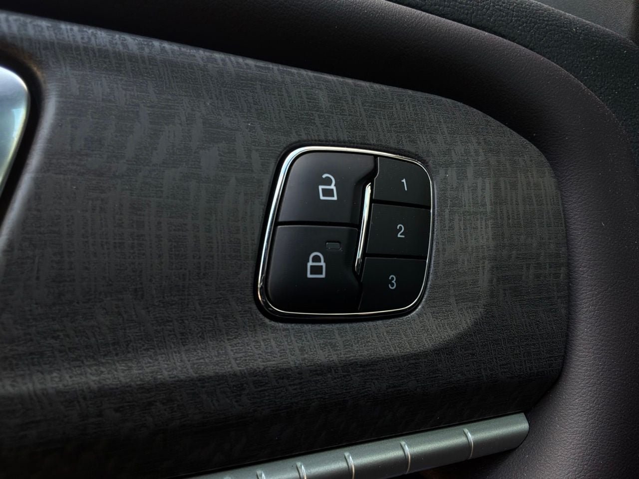 Used 2026 Ford Explorer Platinum AWD/4WD image 31