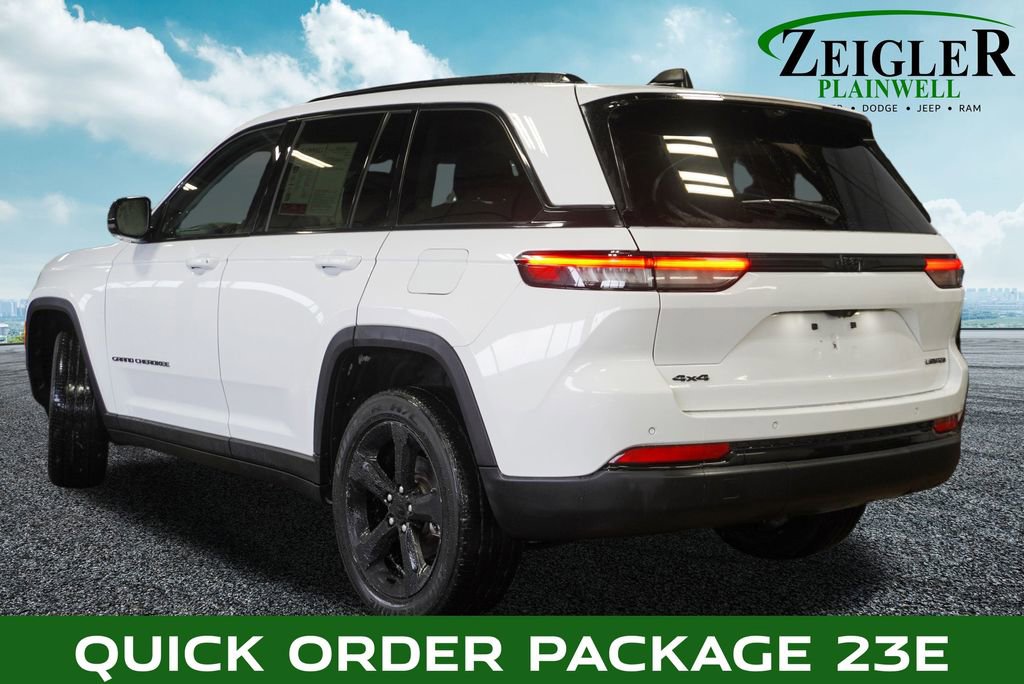 Used 2023 Jeep Grand Cherokee Limited w/ Luxury Tech Group II image 2